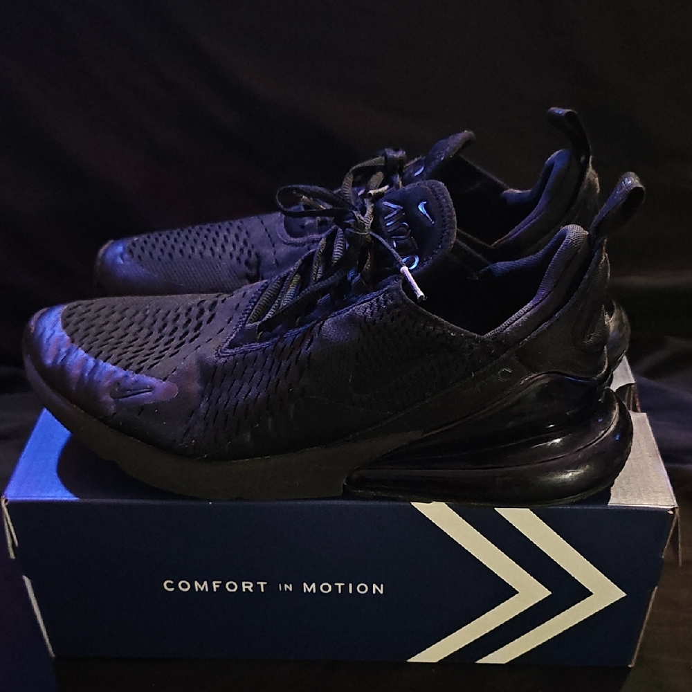 *Lightly Used* Nike Men's Airmax 270 Triple Blacks
